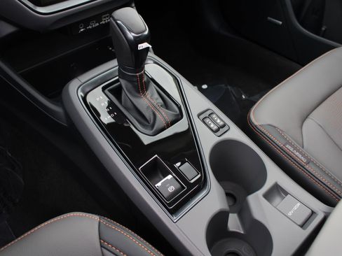 New 2025 Subaru Crosstrek 2.5i Limited w/ Popular Package #3A image 13