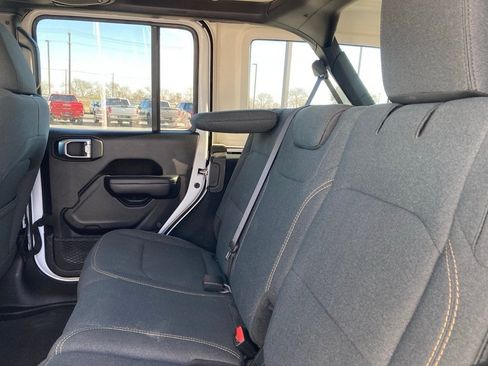 Used 2024 Jeep Wrangler Sport S image 11