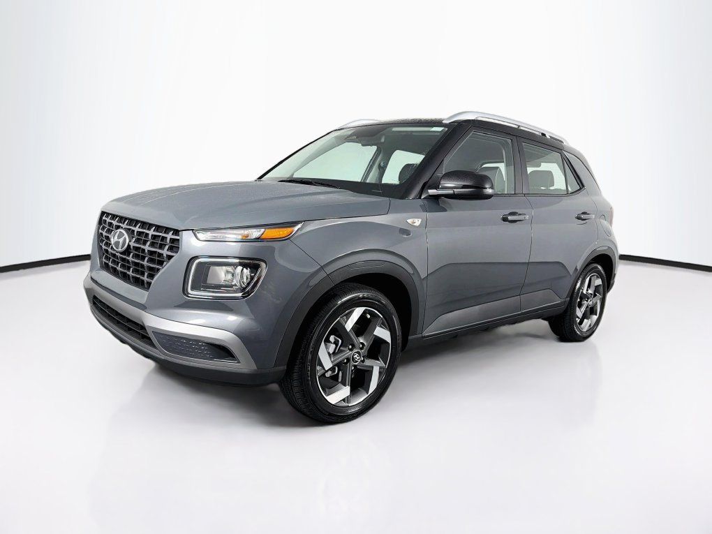 Used 2026 Hyundai Venue SEL FWD image 3