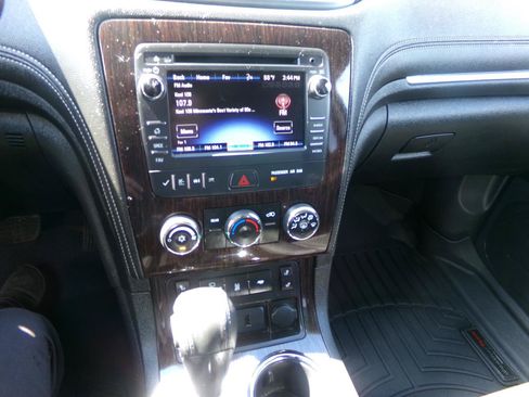 Used 2016 Chevrolet Traverse LT w/ Style and Technology Package AWD/4WD image 19