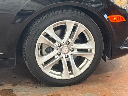 Used 2012 Mercedes-Benz C 300 4MATIC Sedan image 9
