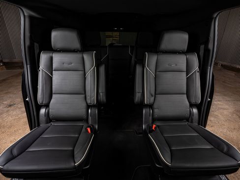 Used 2026 Cadillac Escalade ESV Sport w/ LPO, ONYX Package image 35