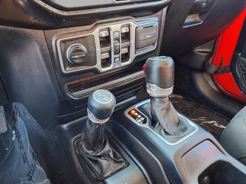 Used 2018 Jeep Wrangler Unlimited Sport S image 9