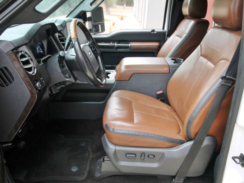 Used 2016 Ford F250 Platinum w/ FX4 Off-Road Package image 23