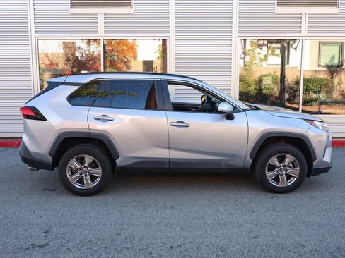 Used 2022 Toyota RAV4 XLE image 3
