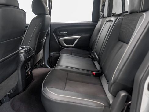 Used 2019 Nissan Titan PRO-4X AWD/4WD image 38