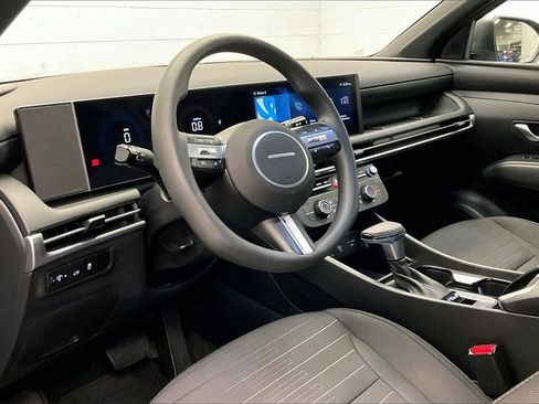 Certified 2025 Hyundai Santa Cruz SE image 13