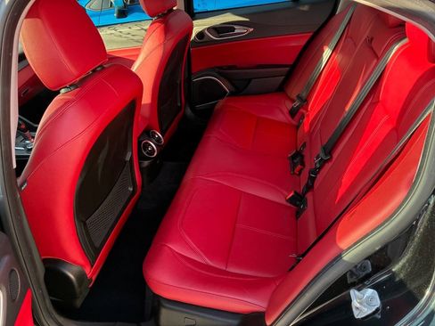 Used 2017 Alfa Romeo Giulia w/ Sport Appearance Package image 8