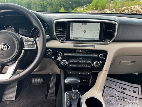 Used 2022 Kia Sportage EX w/ EX Technology Package image 29