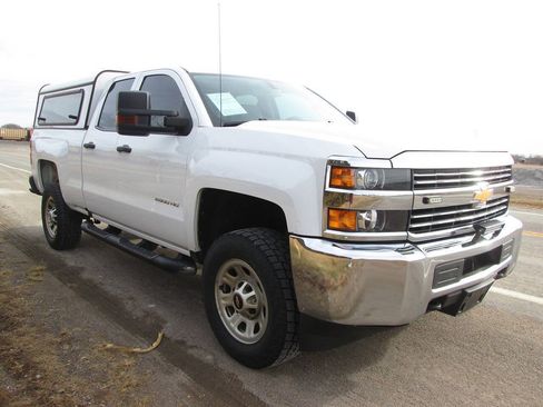 Used 2018 Chevrolet Silverado 2500 W/T w/ WT Fleet Convenience Package AWD/4WD image 4