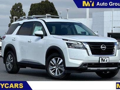 New 2025 Nissan Pathfinder SL w/ Cargo Package