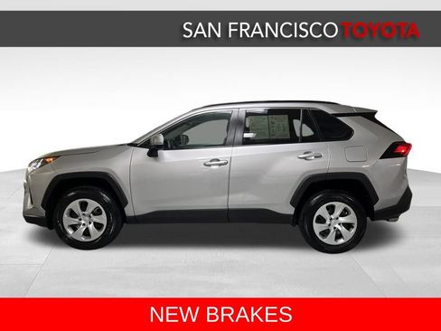 Used 2021 Toyota RAV4 LE image 2
