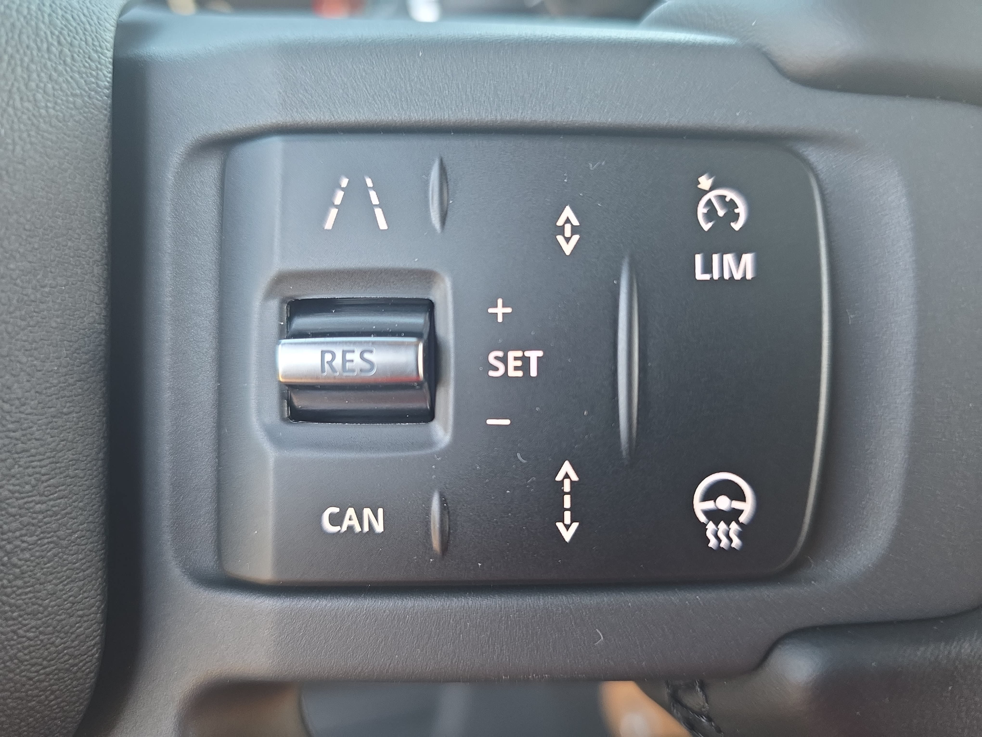New 2026 Land Rover Defender 110 X-Dynamic SE AWD/4WD image 17