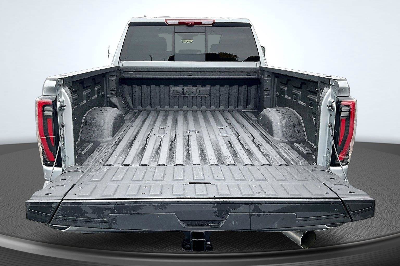 Used 2026 GMC Sierra 2500 AT4 w/ Technology Package AWD/4WD image 5