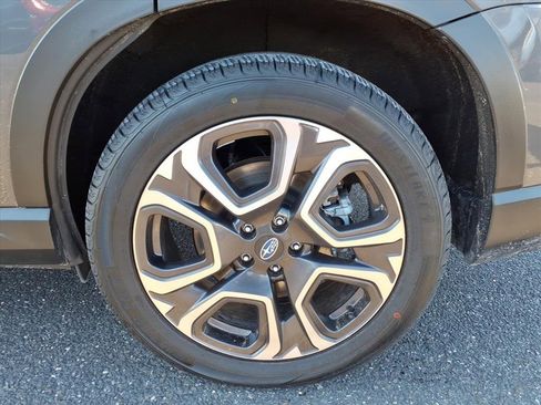 Certified 2023 Subaru Ascent Limited w/ Technology Package image 17