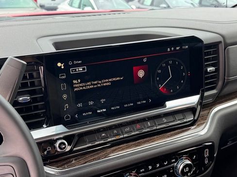 Used 2024 GMC Sierra 1500 Elevation image 23