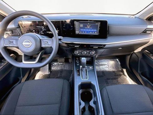 Used 2025 Nissan Kicks S image 9