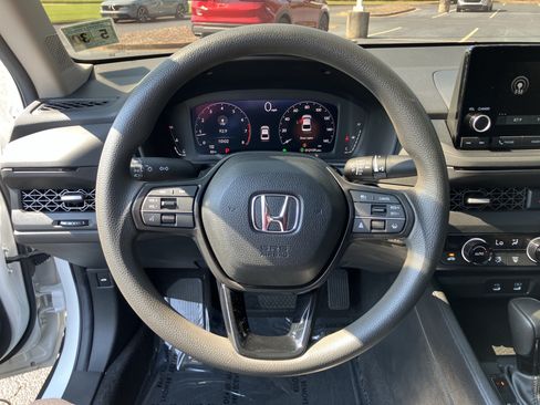 Used 2025 Honda Accord SE image 20