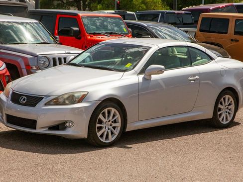 Used 2010 Lexus IS 250C RWD image 9