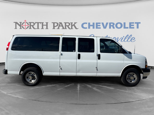 Used 2025 Chevrolet Express 3500 LT w/ LT Preferred Equipment Group RWD image 2