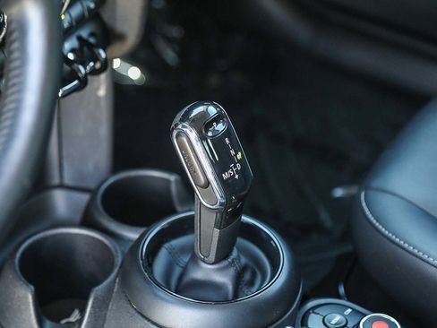 Used 2022 MINI Cooper 4-Door Hardtop image 21