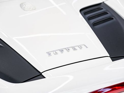 Used 2022 Ferrari F8 Tributo RWD image 28