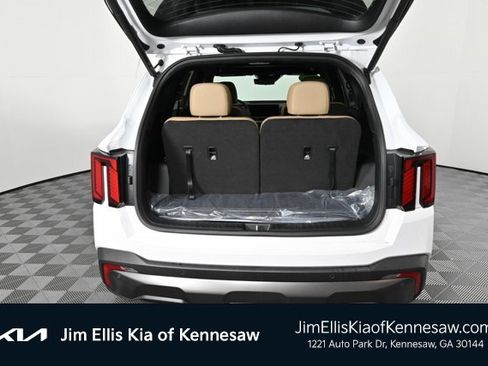 Certified 2024 Kia Sorento SX Prestige w/ Olive Brown Leather Package image 10