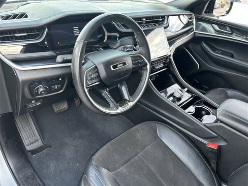 Used 2023 Jeep Grand Cherokee Trailhawk image 15