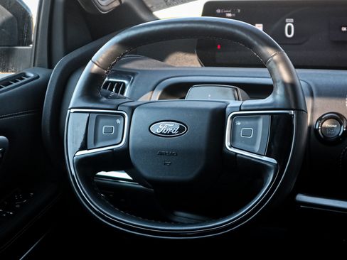 Used 2025 Ford Expedition Platinum w/ Stealth Appearance Package AWD/4WD image 18
