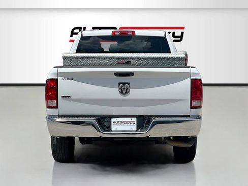 Used 2021 RAM 1500 Classic SLT RWD image 6