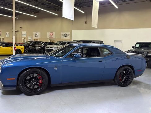 Used 2023 Dodge Challenger SRT Hellcat w/ Harmon/Kardon Sound Group image 5