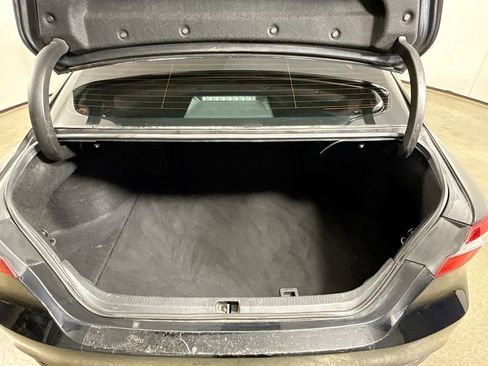 Used 2018 Toyota Camry LE FWD image 23