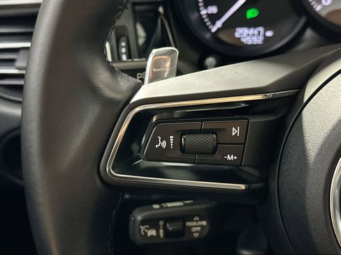 Used 2023 Porsche Macan S image 21