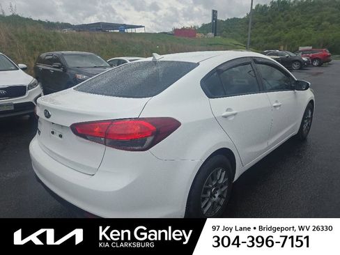 Used 2017 Kia Forte LX FWD image 3