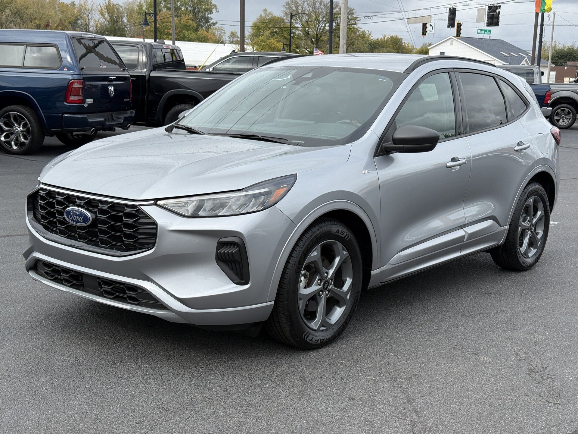 Used 2023 Ford Escape ST-Line w/ Tech Pack #1 FWD image 4