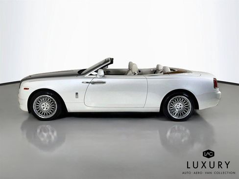 Used 2016 Rolls-Royce Dawn RWD image 9