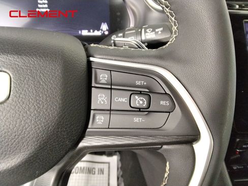 Used 2024 Jeep Grand Cherokee L Laredo AWD/4WD image 16