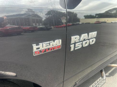 Used 2015 RAM 1500 Express AWD/4WD image 10