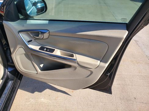 Used 2012 Volvo S60 T5 image 6