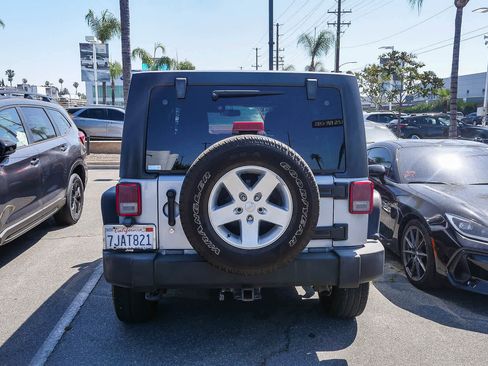Used 2014 Jeep Wrangler Unlimited Sport w/ Quick Order Package 24S AWD/4WD image 17