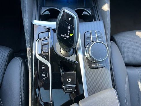 Used 2023 BMW 530e xDrive w/ Executive Package image 26