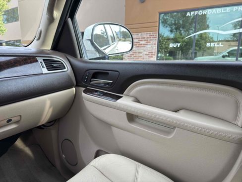 Used 2014 GMC Yukon Denali image 18