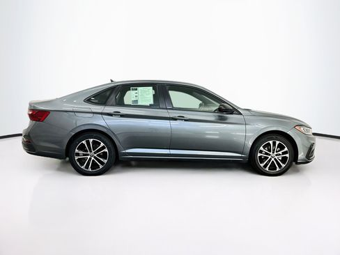 Used 2025 Volkswagen Jetta Sport FWD image 10