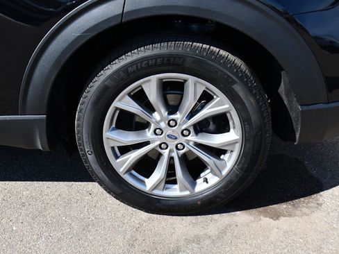 Used 2023 Ford Explorer XLT w/ Equipment Group 202A image 24