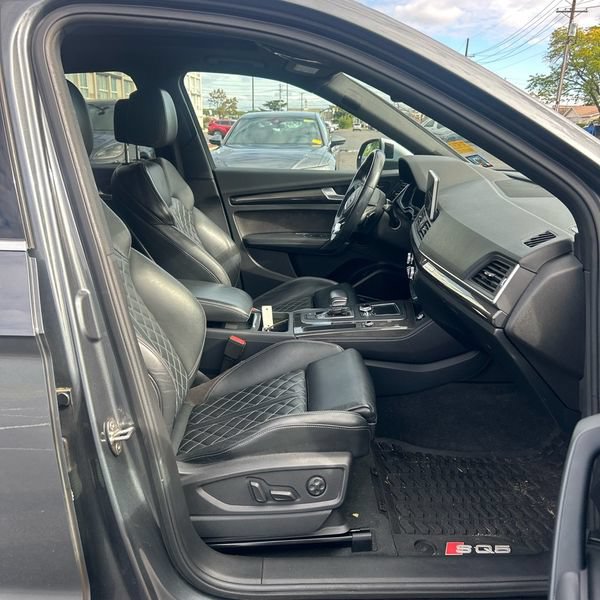 Used 2018 Audi SQ5 Premium Plus w/ S Sport Package AWD/4WD image 7