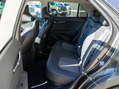 New 2026 Kia Niro EX FWD image 12