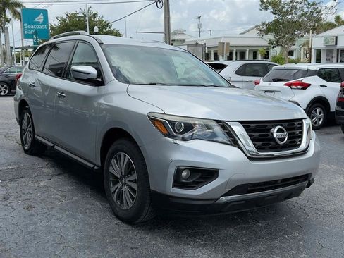 Used 2017 Nissan Pathfinder SV FWD image 7