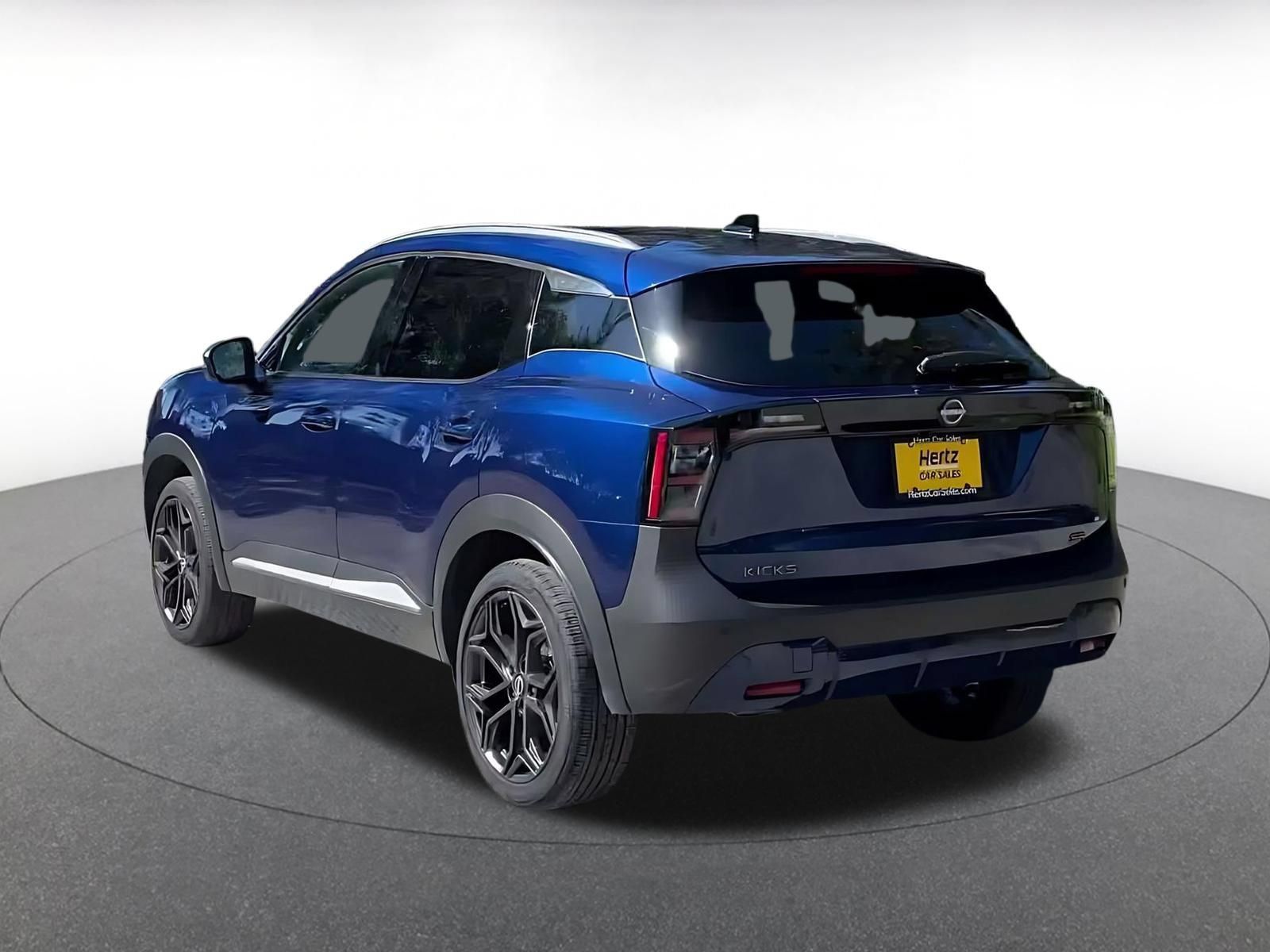 Used 2026 Nissan Kicks SR FWD image 10