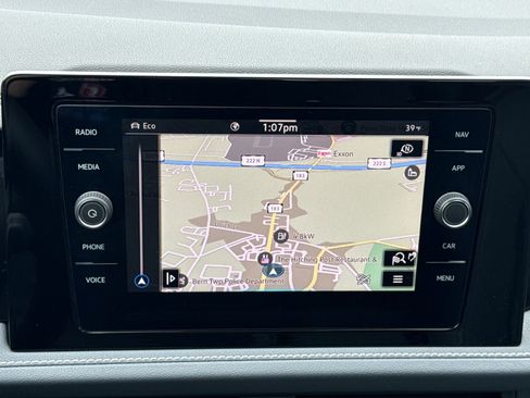 Certified 2025 Volkswagen Jetta SEL image 33