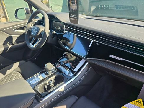 New 2026 Audi SQ7 Prestige image 12